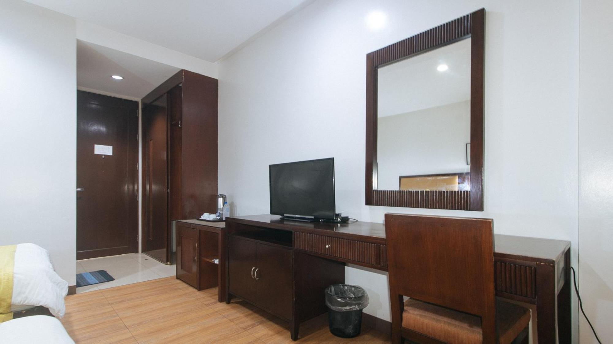 Bliss Hotel San Fernando Pampanga City Exteriör bild