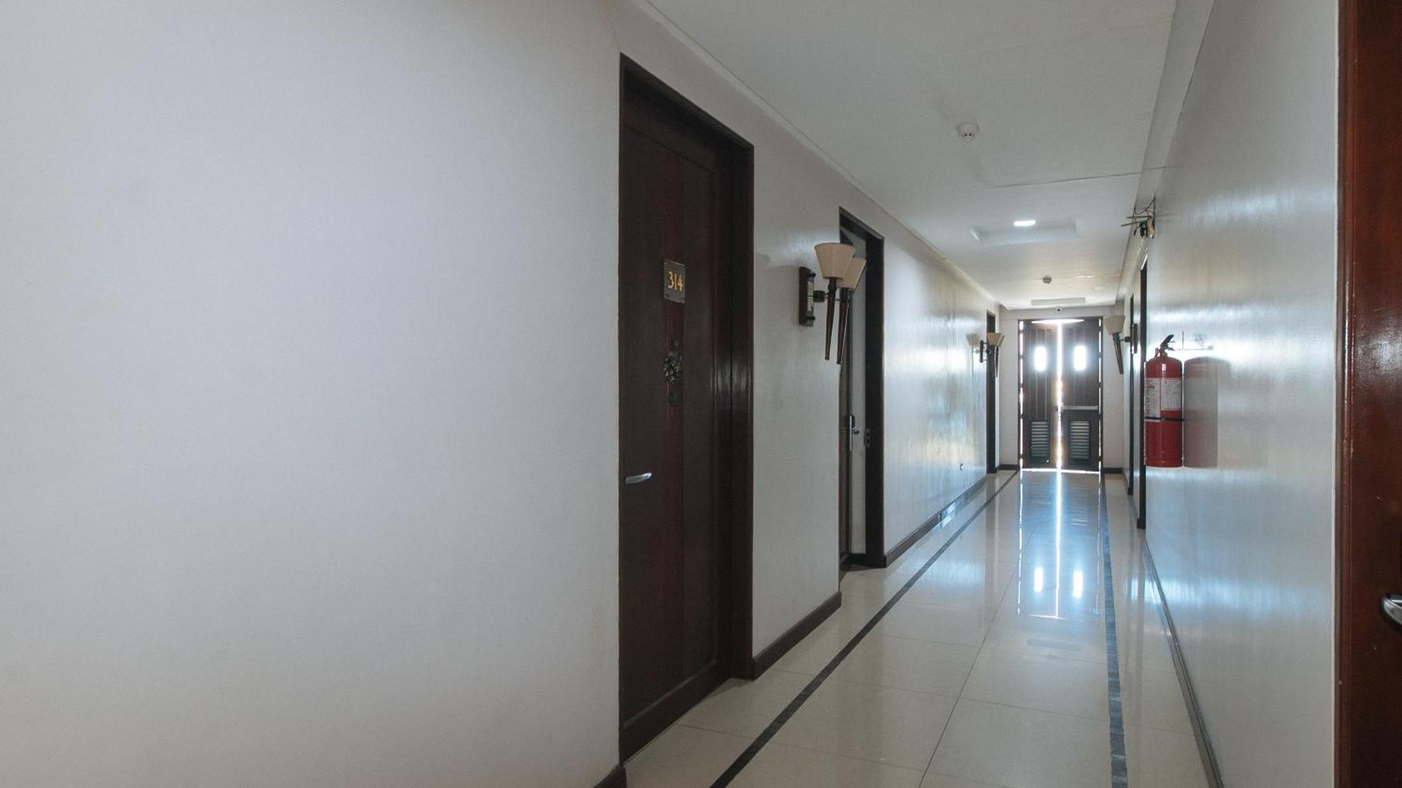 Bliss Hotel San Fernando Pampanga City Exteriör bild