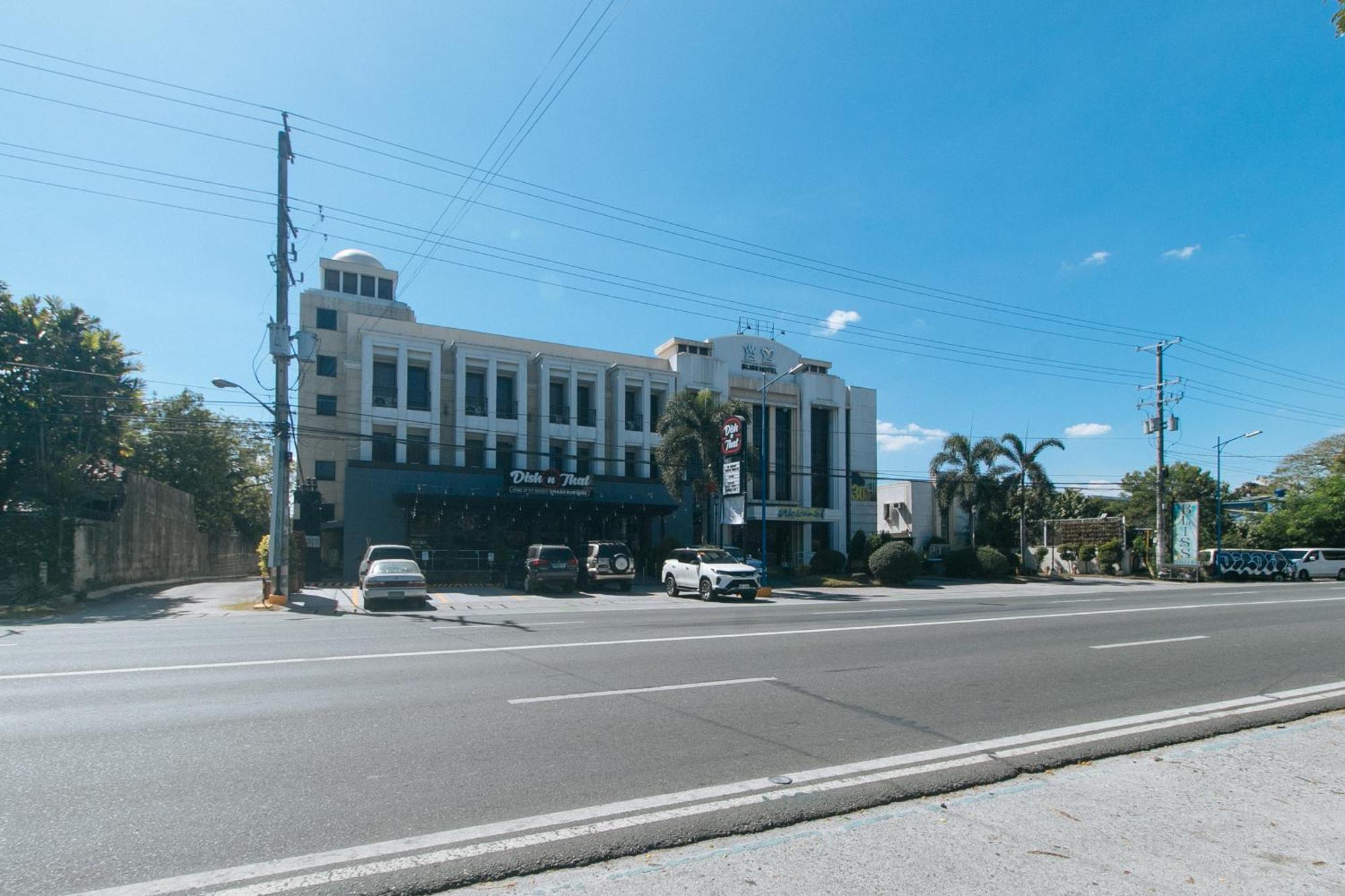 Bliss Hotel San Fernando Pampanga City Exteriör bild